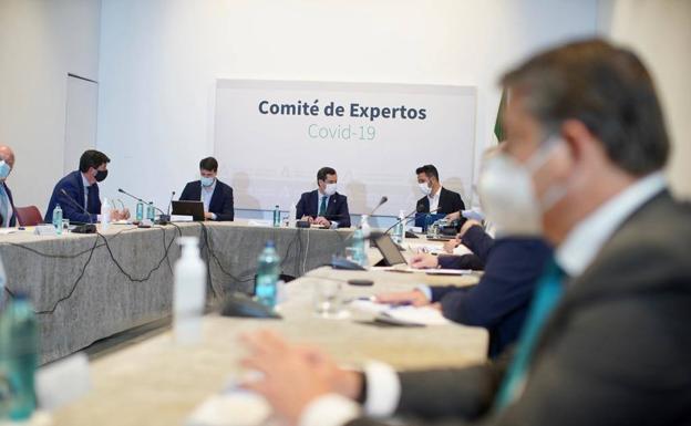 Junta's 'committee of experts' meets to decide on a possible relaxation of Covid measures