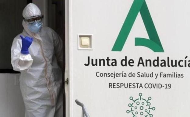 The number of coronavirus patients in Andalusian hospitals falls
