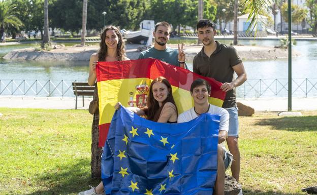 Five of the Malaga University students who are participating in the Erasmus scheme this year. /francis silva