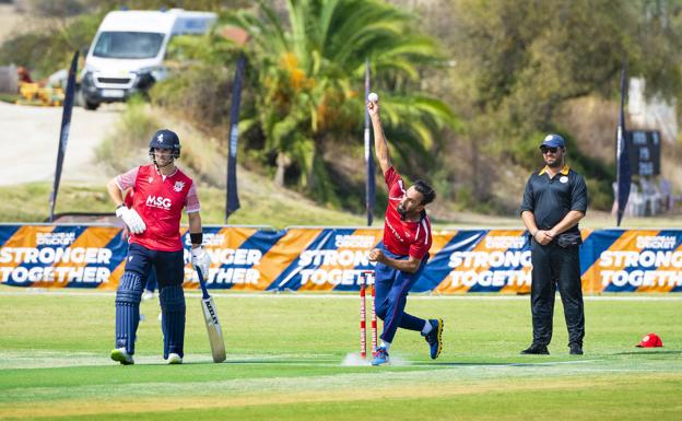 Final four battle it out at the ECC to win the coveted trophy