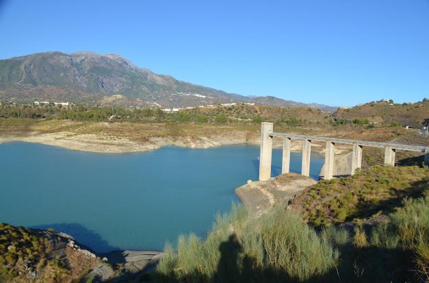 Water cuts for Axarquía fruit growers amid severe shortages