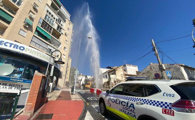 Watch as burst water pipe makes quite a splash in Malaga