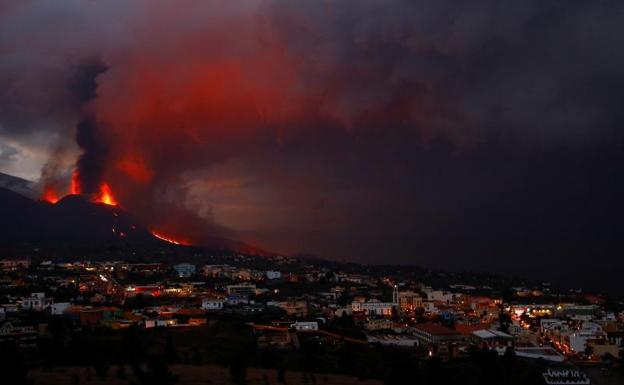 New lava flow streams from La Palma volcano after partial collapse of cone