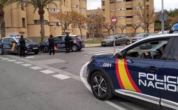 Suspect arrested for attacking face mask request policeman on a bus