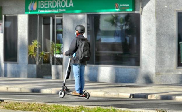 Special DGT clampdown on bikes and electric scooters using the pavements