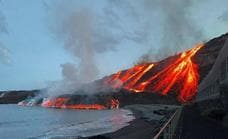 Video shows the moment a second La Palma lava stream hits the ocean