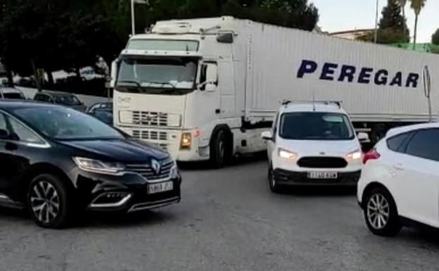 Major traffic delays into Malaga after A-45 is closed following a lorry accident in a tunnel