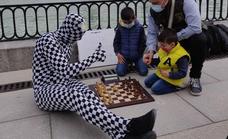 Rey Enigma, the Banksy of chess, brings his challenge to Malaga