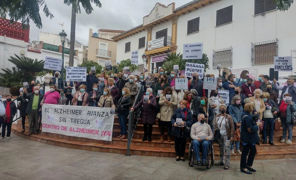Protesters call for solution to delayed Costa Alzheimer's centre