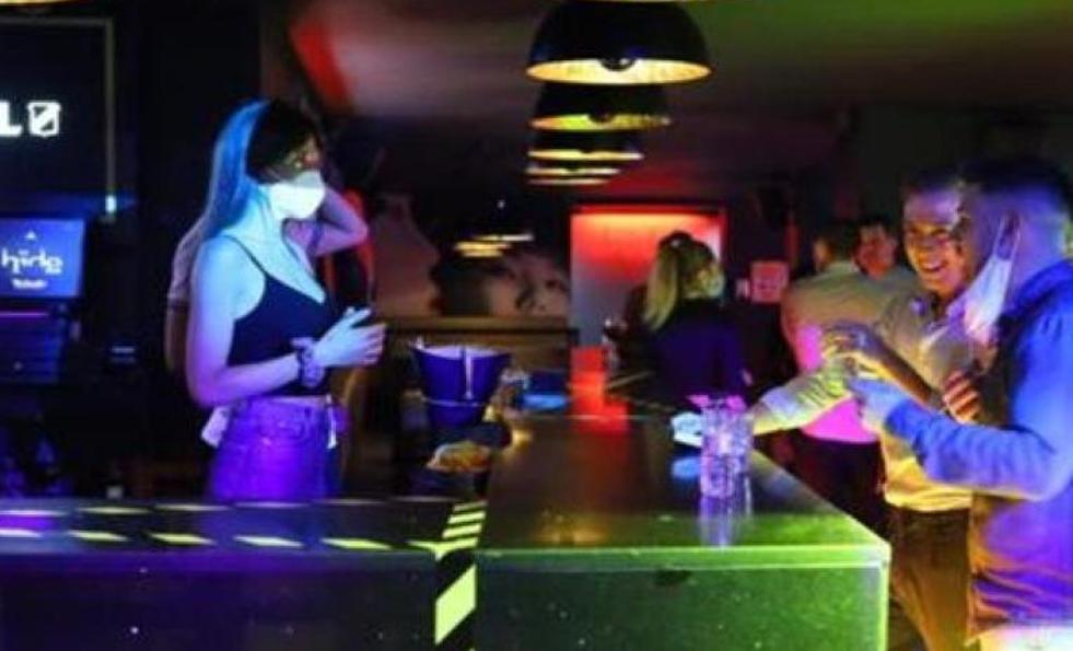 The Junta will request the 'Covid passport' for nightlife if the region's top court endorses it for hospitals and nursing homes