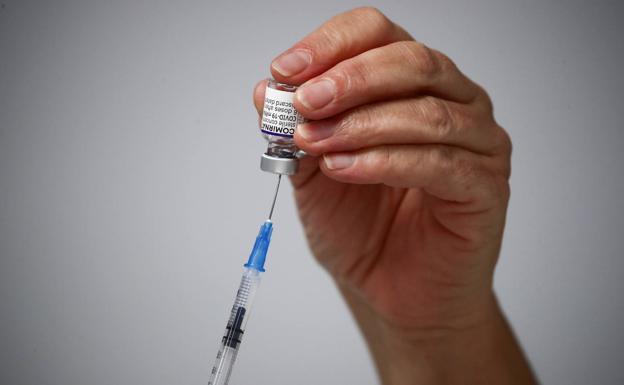Health experts believe that vaccines and masks are enough to stop the sixth Covid wave in Spain