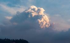 Toxic gas concern forces the lockdown of 33,000 residents on La Palma