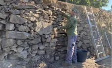 Rafael Jiménez, one of the Axarquía’s last dry stone wallers