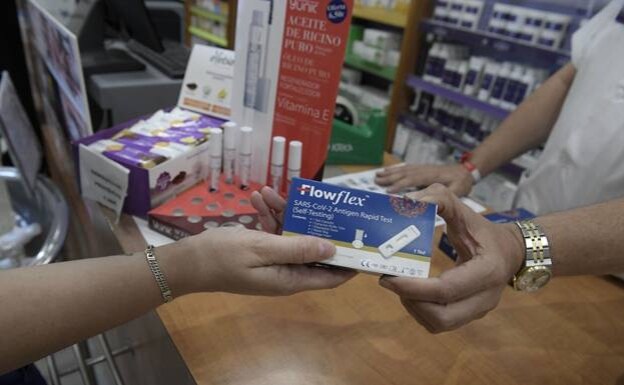 Pharmacists warn against the illegal sale of antigen tests in Malaga province