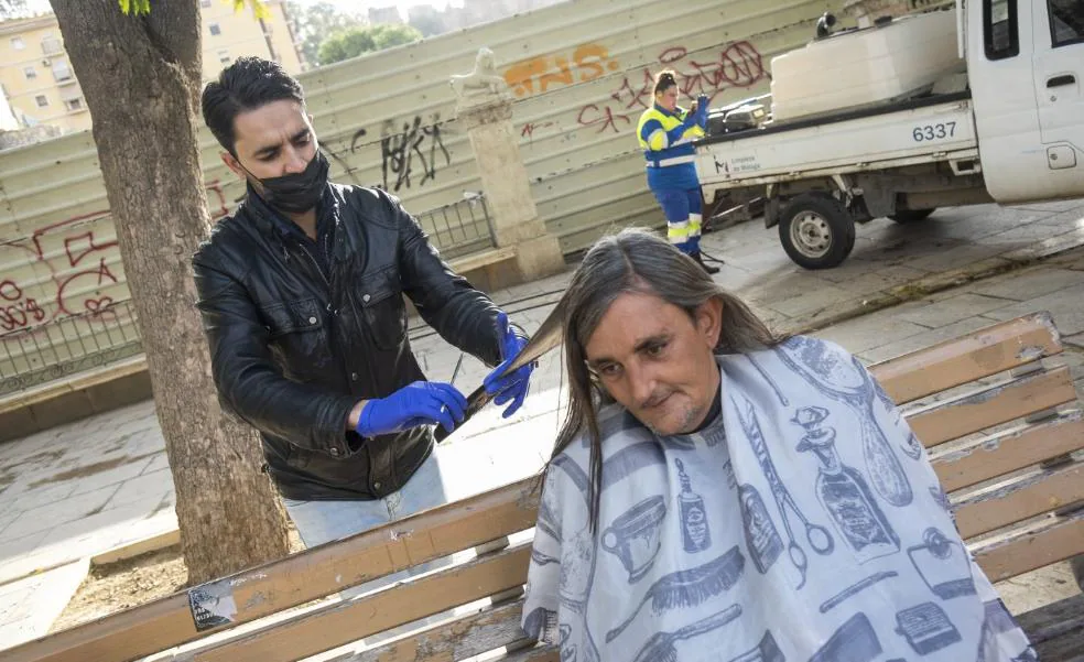 A hairdresser giving hope to the homeless