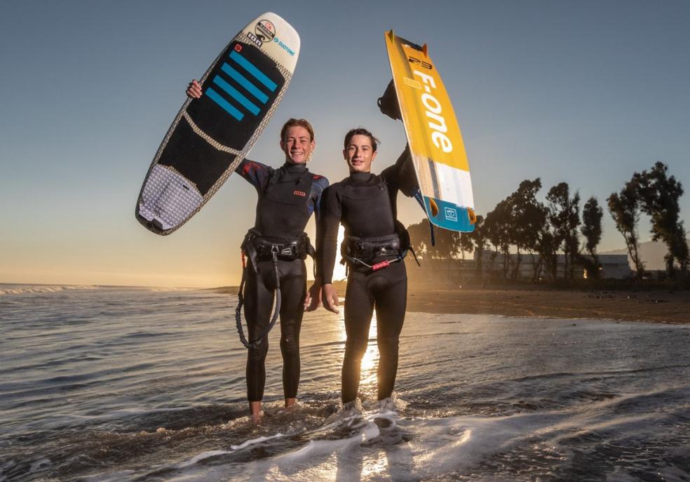 Keanu Merten and Rafa Montero with their boards on the beach in Esteponalast year. 