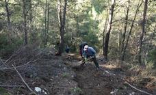 Malaga hiking club receives national award for conservation work in the Sierra de las Nieves