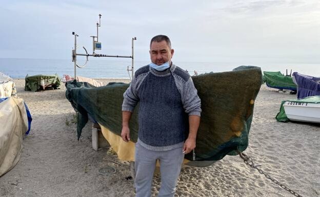 Francisco Pastor with his boat on Burriana beach 