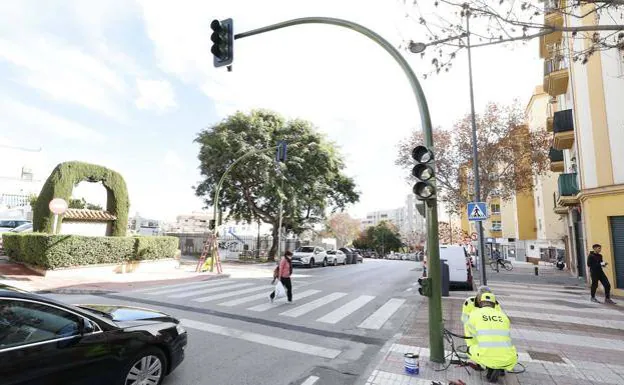 The new contactless traffic lights on Avenida Arias Maldonado in Marbella /sur