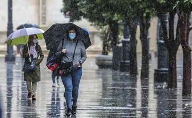 A humid east wind and cold air could bring rain to Malaga this week