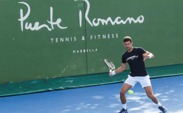 Djokovic, pictured on 2 January at Marbella's Puente Romano tennis club. 