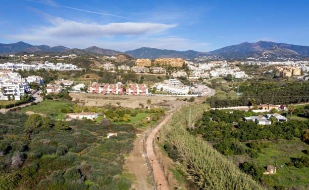 The new sports facility will be built next to the Las Cañas stream 