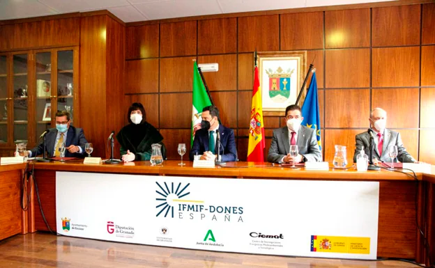 Officials including Diana Morant and Juanma Moreno in Escúzar /IFMIF–DONES