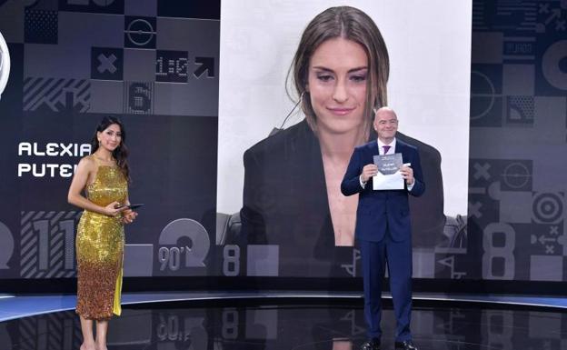 Alexia Putellas, on screen, during the 2021 The Best awards. /AFP