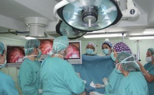 Varied surgical techniques to reduce stomach size and achieve significant weight loss