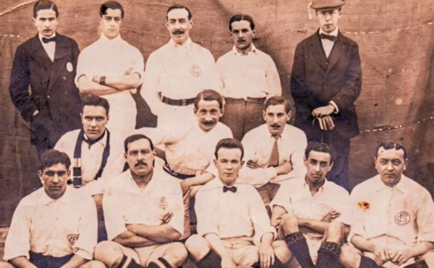 The first team of Sevilla FC. /SUR