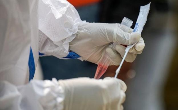 Andalucía adds 64 coronavirus deaths, a new record for the sixth wave of the pandemic