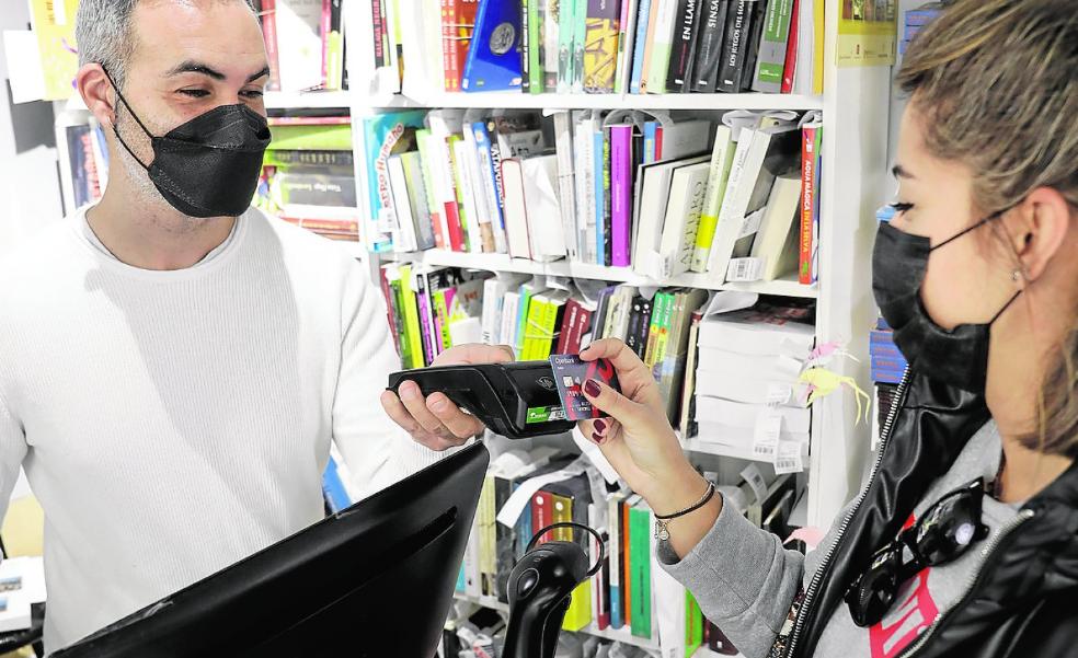 The pandemic has changed the way people shop: more use of cards and contactless methods