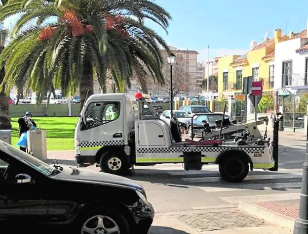One of the municipal tow-trucks. / SUR