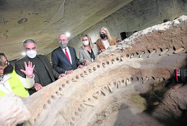 Archaeological remains on display in Metro station