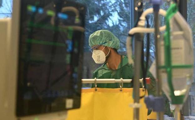 Andalucía registers 52 Covid deaths, but its incidence rate ‘shows a clear downward trend’