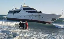 Family rescued after spending five hours trapped on a megayacht off Motril's Carchuna beach