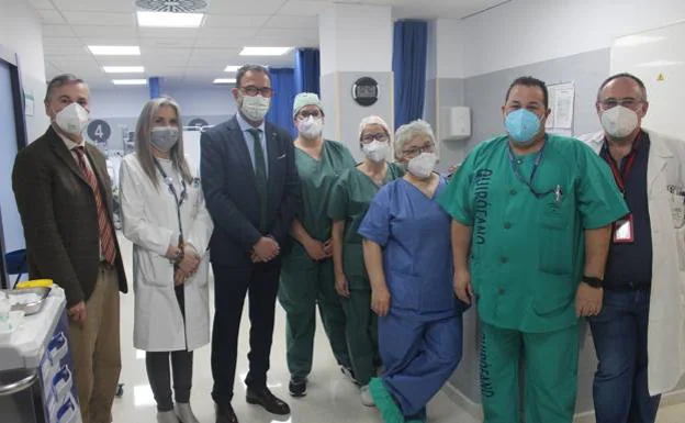 Regional health delegate Carlos Bautista visited the new unit on Tuesday /sur