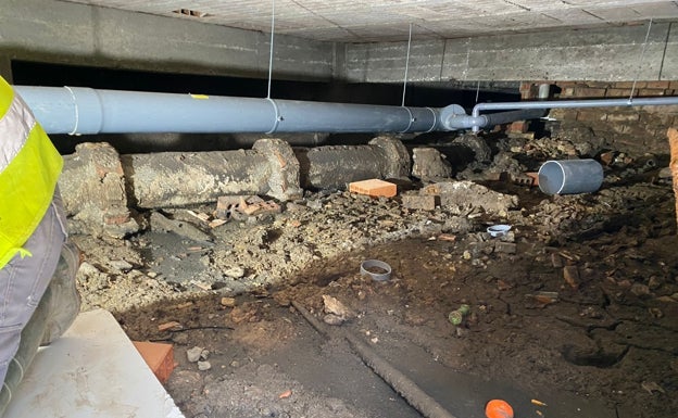 Urgent works to stop raw sewage spilling into the basements of apartment blocks in Torremolinos