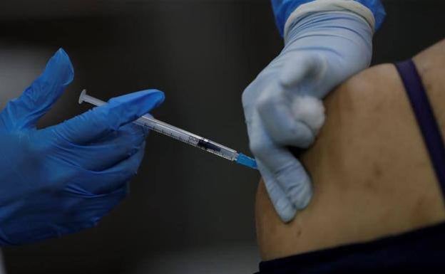 Immune-suppressed people in Andalucía to be offered a fourth dose of a coronavirus vaccine