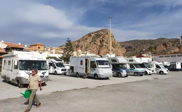 Tighter controls brought in to stop motorhomes from camping on Calahonda beaches