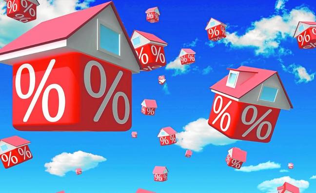Low Euribor rates are leading more buyers to choose fixed-rate home loans./SUR