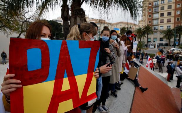 Ukrainians protest in Malaga: "We need help to stop this madman"