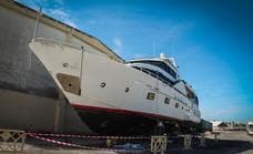 Owner of stranded megayacht faces 100,000 euro recovery bill