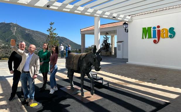 Mijas town hall launches new Selfie Route