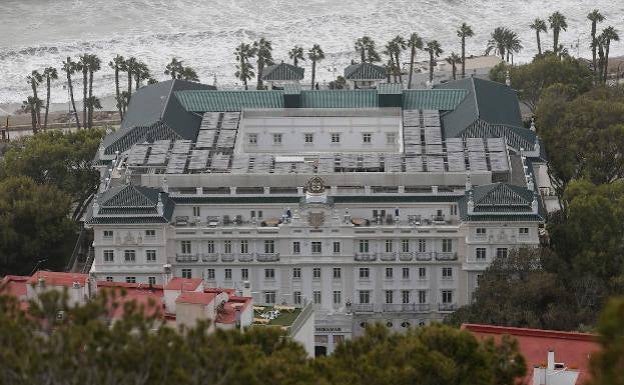 Two women who ran up a 3,000 euro bill in luxury Costa hotel scarper without paying