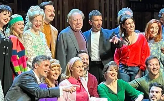 Lloyd Webber with Banderas and the Company cast 