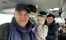 Malaga man charters bus to bring 47 refugees from Ukraine border