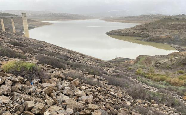 La Viñuela reservoir shows signs of recovery following heavy rainfall in the Axarquía