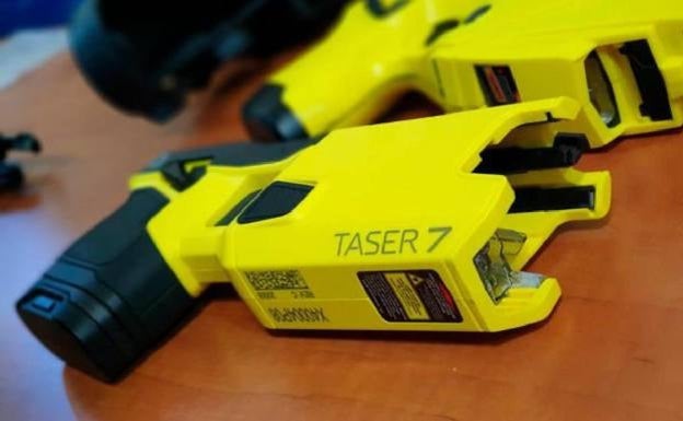 National Police to be supplied with electric shock weapons at last