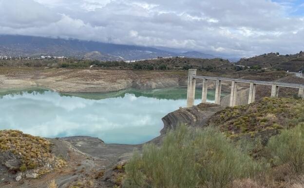La Viñuela reservoir levels remain low despite the recent rainfall 